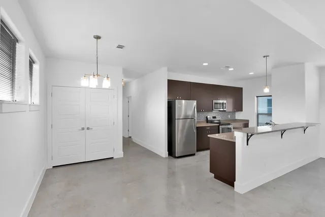 $1,197,000 | 1103-15 Lois Street, Kerrville, TX 78028