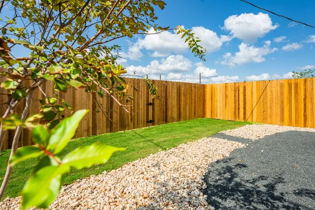 $1,197,000 | 1103-15 Lois Street, Kerrville, TX 78028