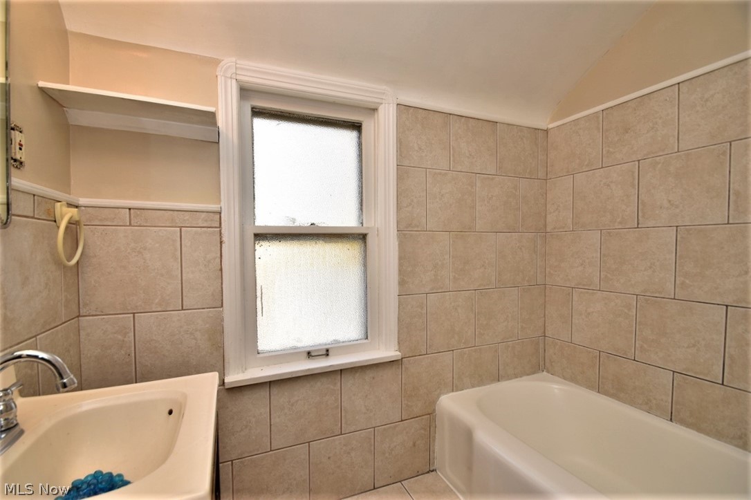 3795 Fairoaks Road South Euclid, OH 44121 - Photo 25 of 33 Full Bath
