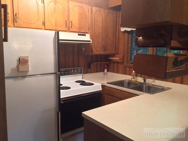 405 Lakeview Road Newland, NC 28657 - Photo 11 of 17 Gallery Image 11