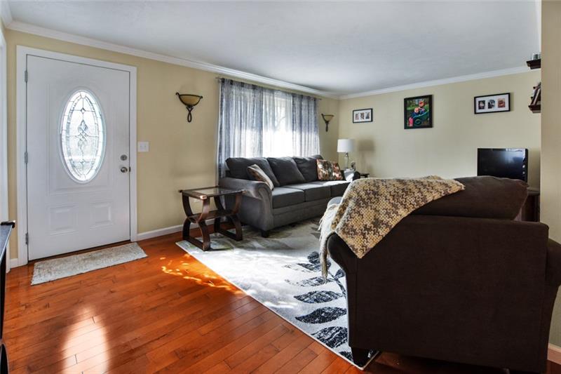 5415 Hardt Road Gibsonia, PA 15044 - Photo 4 of 22 Bright and welcoming family room