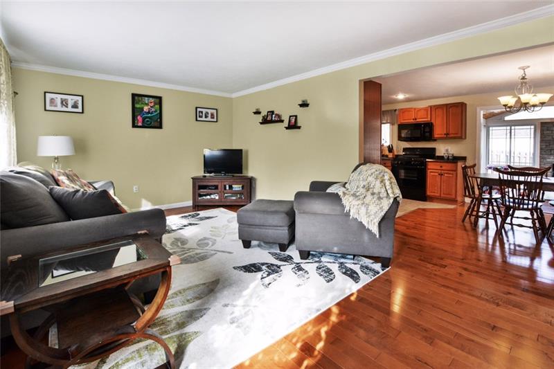 5415 Hardt Road Gibsonia, PA 15044 - Photo 5 of 22 Gallery Image 5