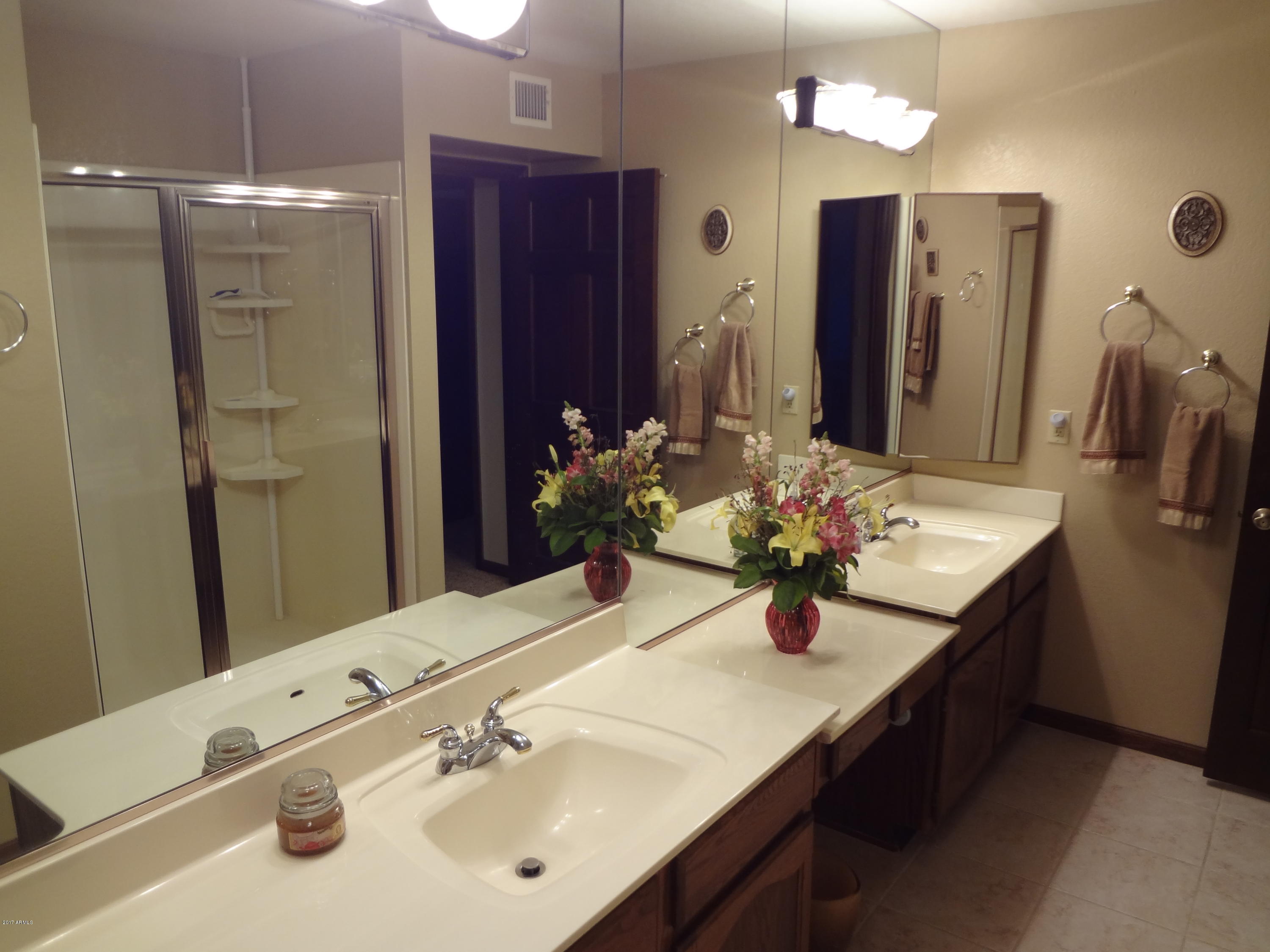4041 West Grandview Road Phoenix, AZ 85053 - Photo 12 of 28 Guest Bath