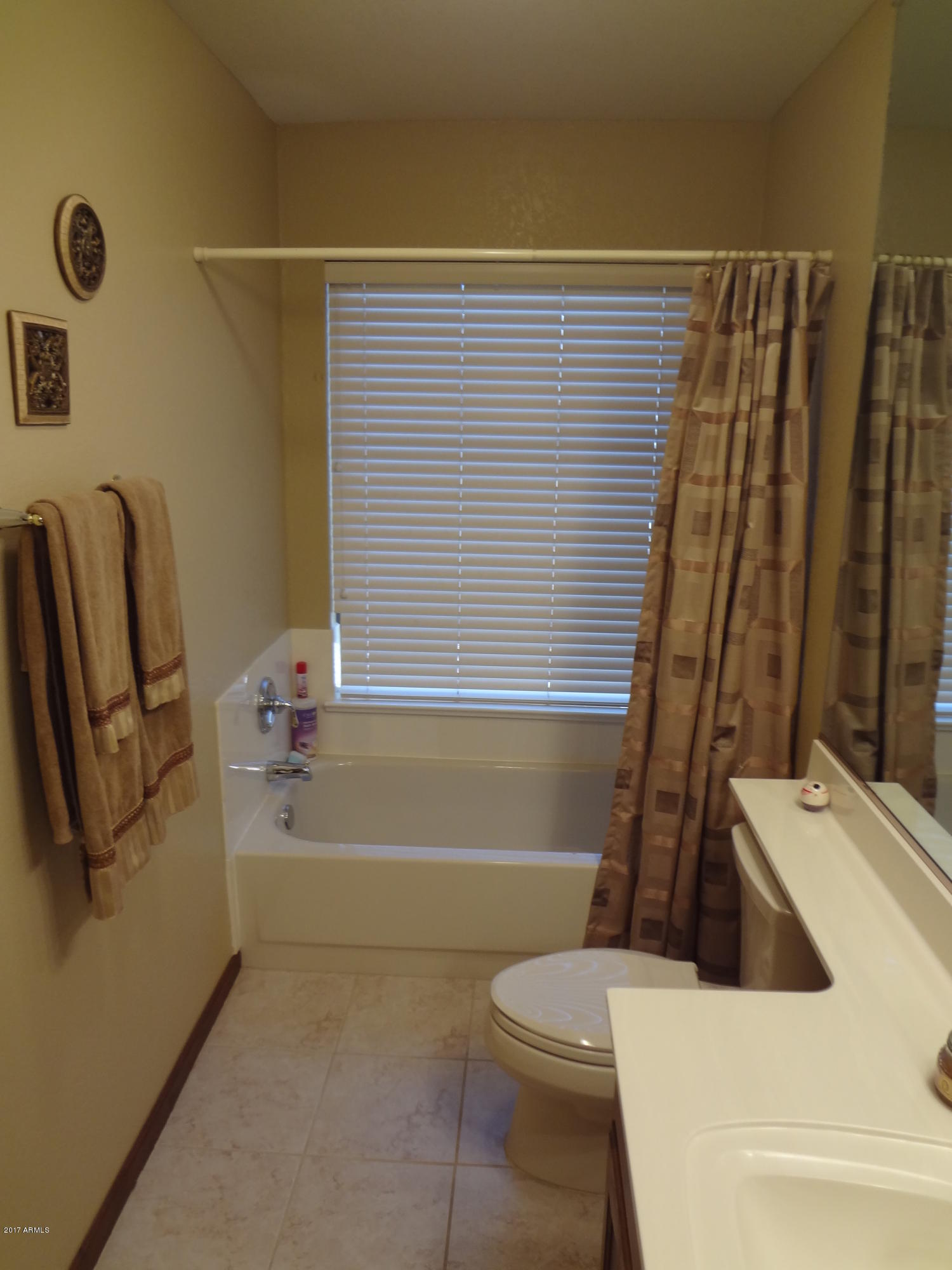 4041 West Grandview Road Phoenix, AZ 85053 - Photo 13 of 28 Guest Bath