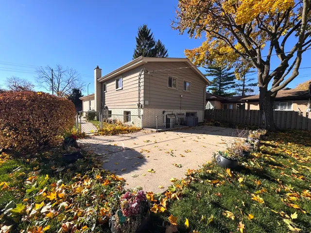 $450,000 | 1042 West Central Road, Mount Prospect, IL 60056