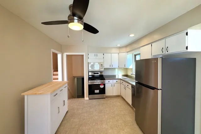 $450,000 | 1042 West Central Road, Mount Prospect, IL 60056