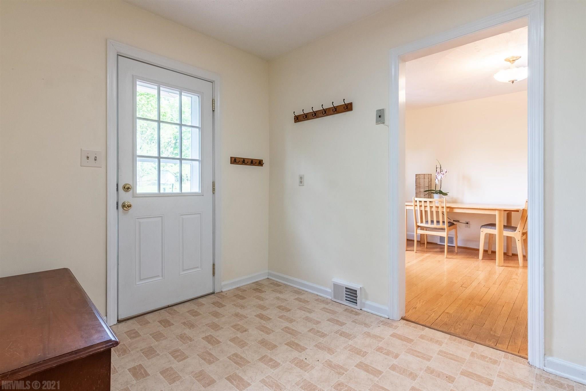 319 Merrimac Road Blacksburg, VA 24060 - Photo 11 of 47 Gallery Image 11