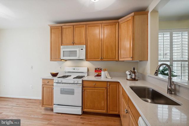 $624,000 | 715 Massey Lane, Unit A, Alexandria, VA 22314