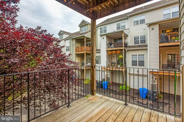 $624,000 | 715 Massey Lane, Unit A, Alexandria, VA 22314
