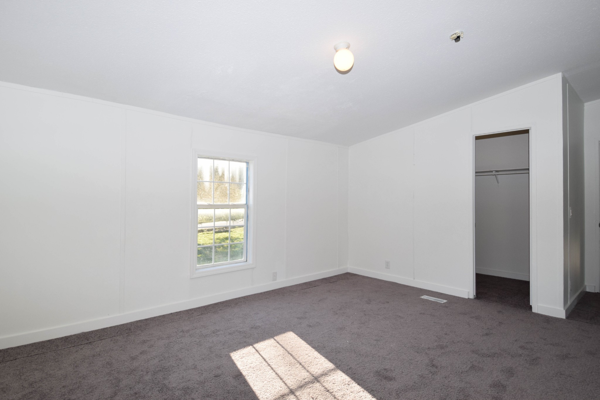 635 Celsor Road Hartsville, TN 37074 - Photo 23 of 44 an empty room with windows