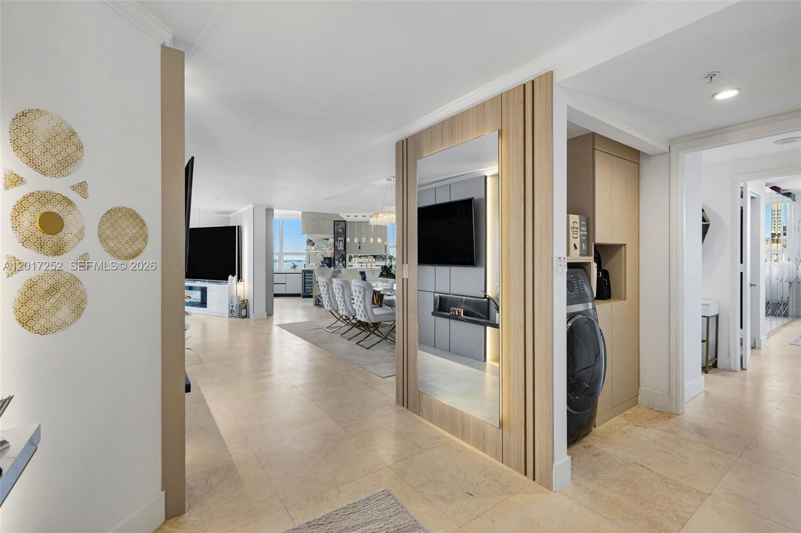 848 Brickell Key Drive, Unit 1601 Miami, FL 33131 - Photo 3 of 20 Entry of Unit