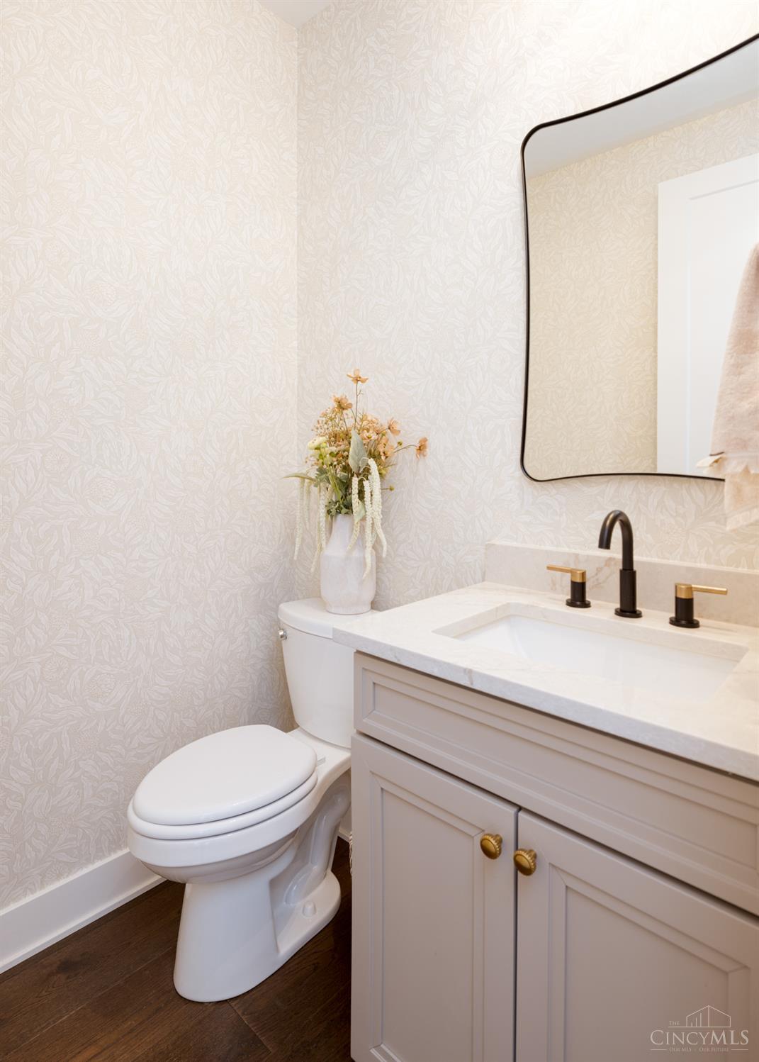 6984 Shadow Ridge Road Cincinnati, OH 45230 - Photo 7 of 22 Powder Room
