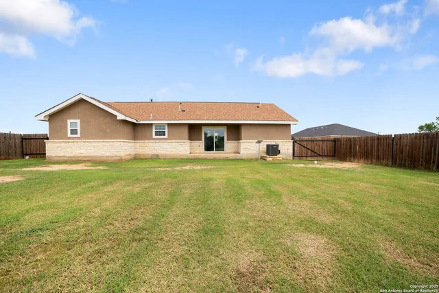 $289,999 | 309 Las Palomas Drive, Lytle, TX 78052