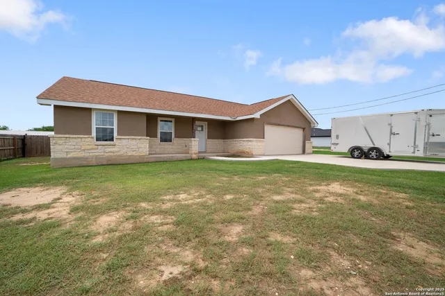 $289,999 | 309 Las Palomas Drive, Lytle, TX 78052