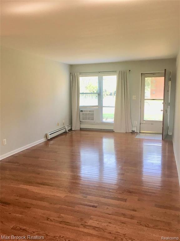 2906 West 13 Mile Road Royal Oak, MI 48073 - Photo 3 of 8