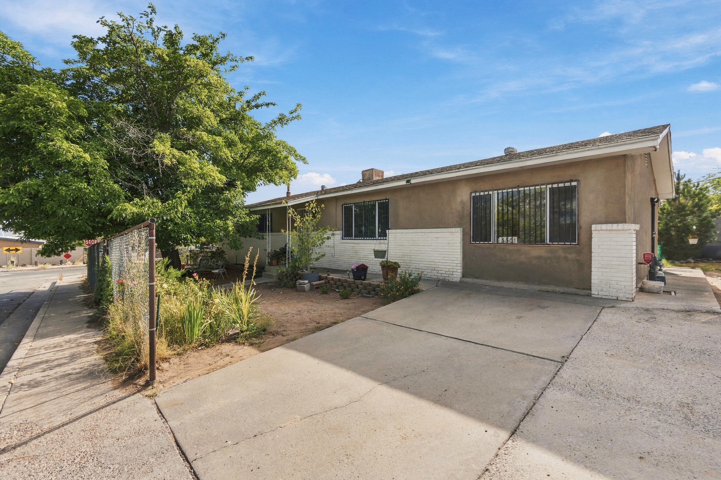 6501 Churchill Road Southwest Albuquerque, NM 87121 - Photo 4 of 45 Gallery Image 4