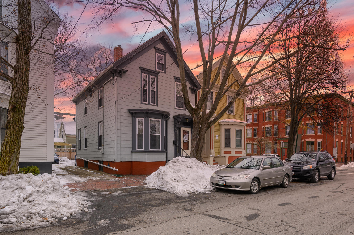 311 Spring Street Portland, ME 04102 - Photo 1 of 31 311 Spring St Portland ME-large-001-028-
