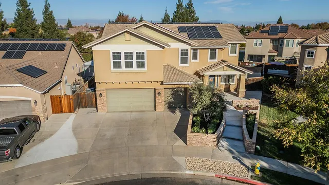 $750,000 | 3067 San Gabriel Avenue, Clovis, CA 93619