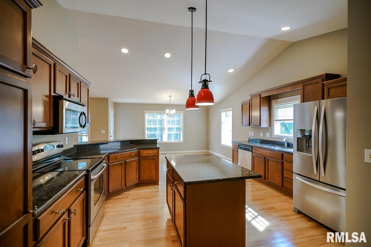 5708 Charleston Road Peoria, IL 61607 - Photo 17 of 62 Gallery Image 17