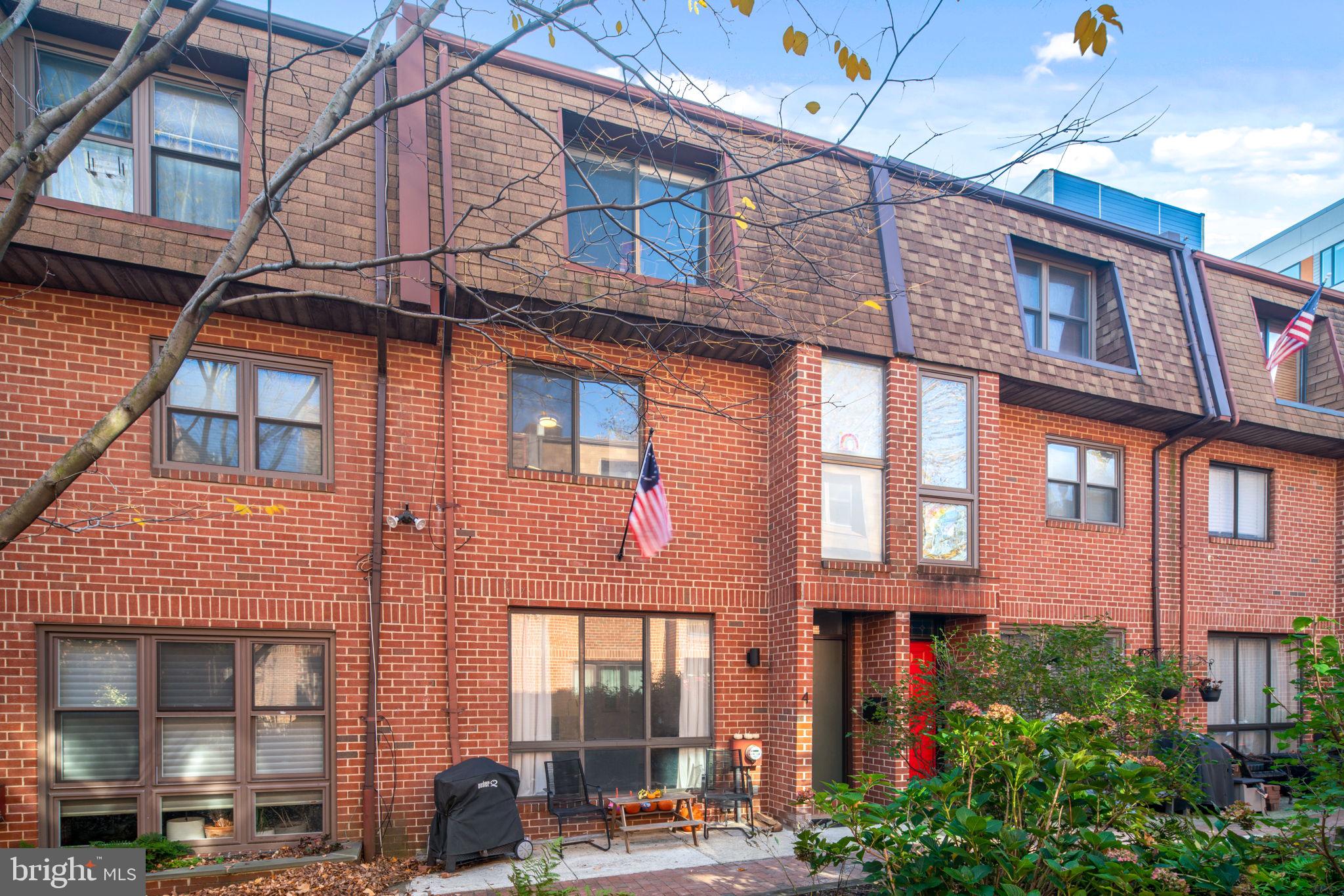 4 Appletree Court Philadelphia, PA 19106 - Photo 1 of 40