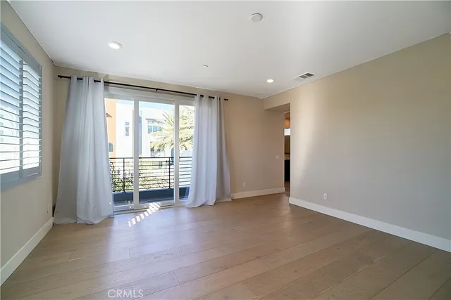 $5,500 | 6 Transport, Tustin, CA 92782