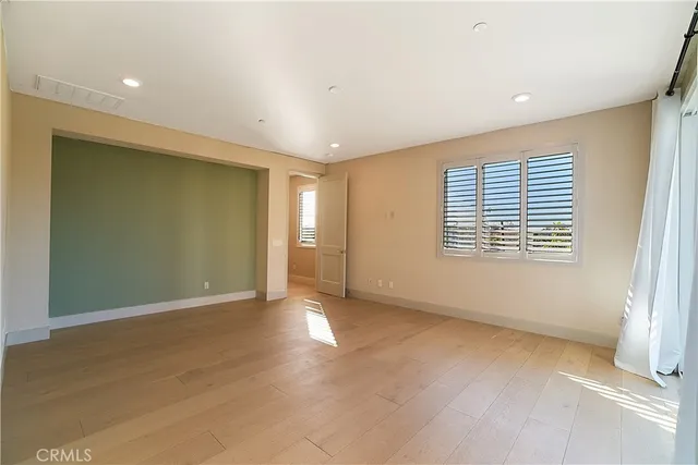 $5,500 | 6 Transport, Tustin, CA 92782