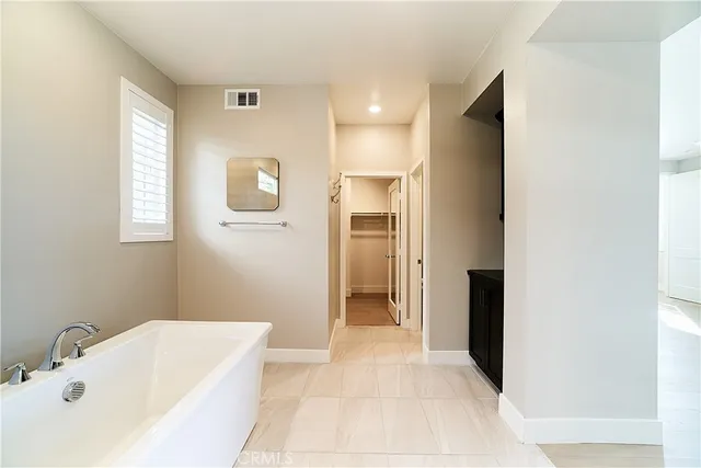 $5,500 | 6 Transport, Tustin, CA 92782