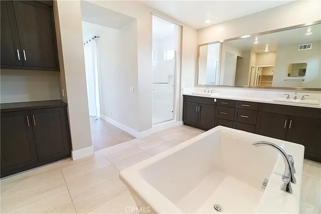 $5,500 | 6 Transport, Tustin, CA 92782