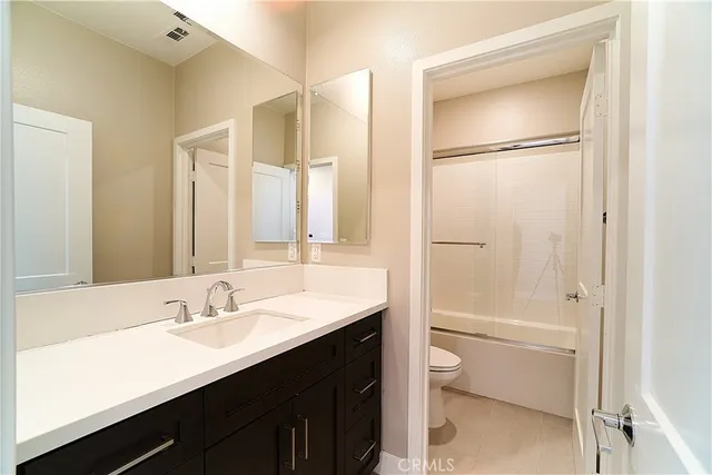 $5,500 | 6 Transport, Tustin, CA 92782