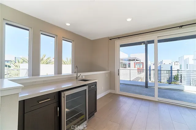 $5,500 | 6 Transport, Tustin, CA 92782