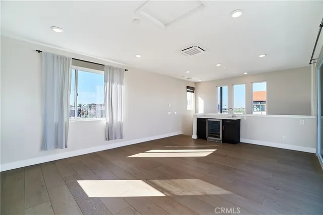 $5,500 | 6 Transport, Tustin, CA 92782