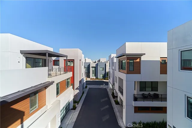 $5,500 | 6 Transport, Tustin, CA 92782