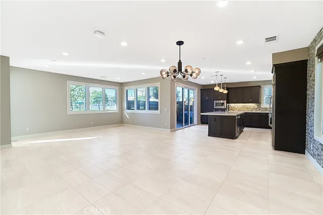 $5,500 | 6 Transport, Tustin, CA 92782