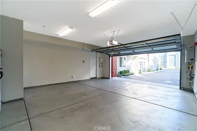 $5,500 | 6 Transport, Tustin, CA 92782