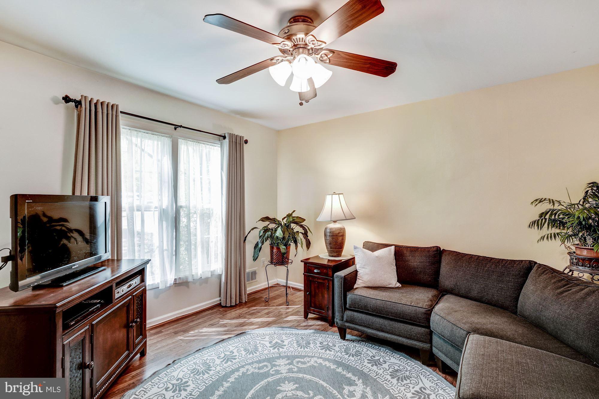 2404 Albot Road Reston, VA 20191 - Photo 4 of 30 Living Room