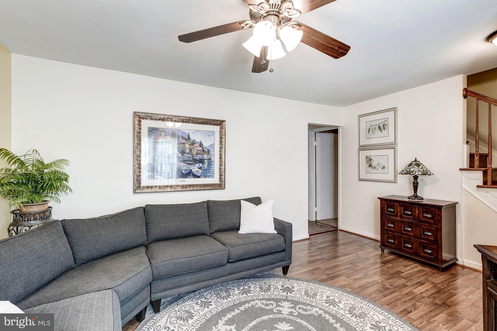 2404 Albot Road Reston, VA 20191 - Photo 5 of 30 Living Room