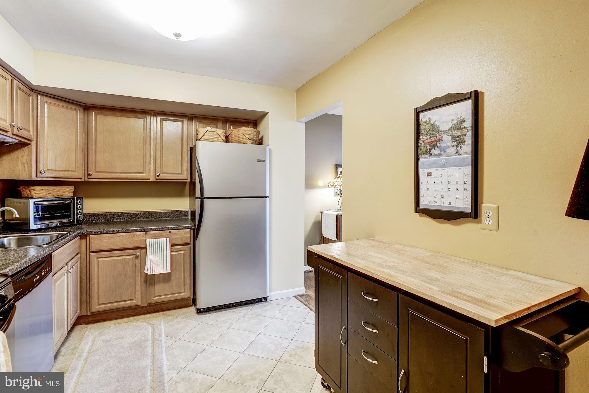 2404 Albot Road Reston, VA 20191 - Photo 8 of 30 Kitchen