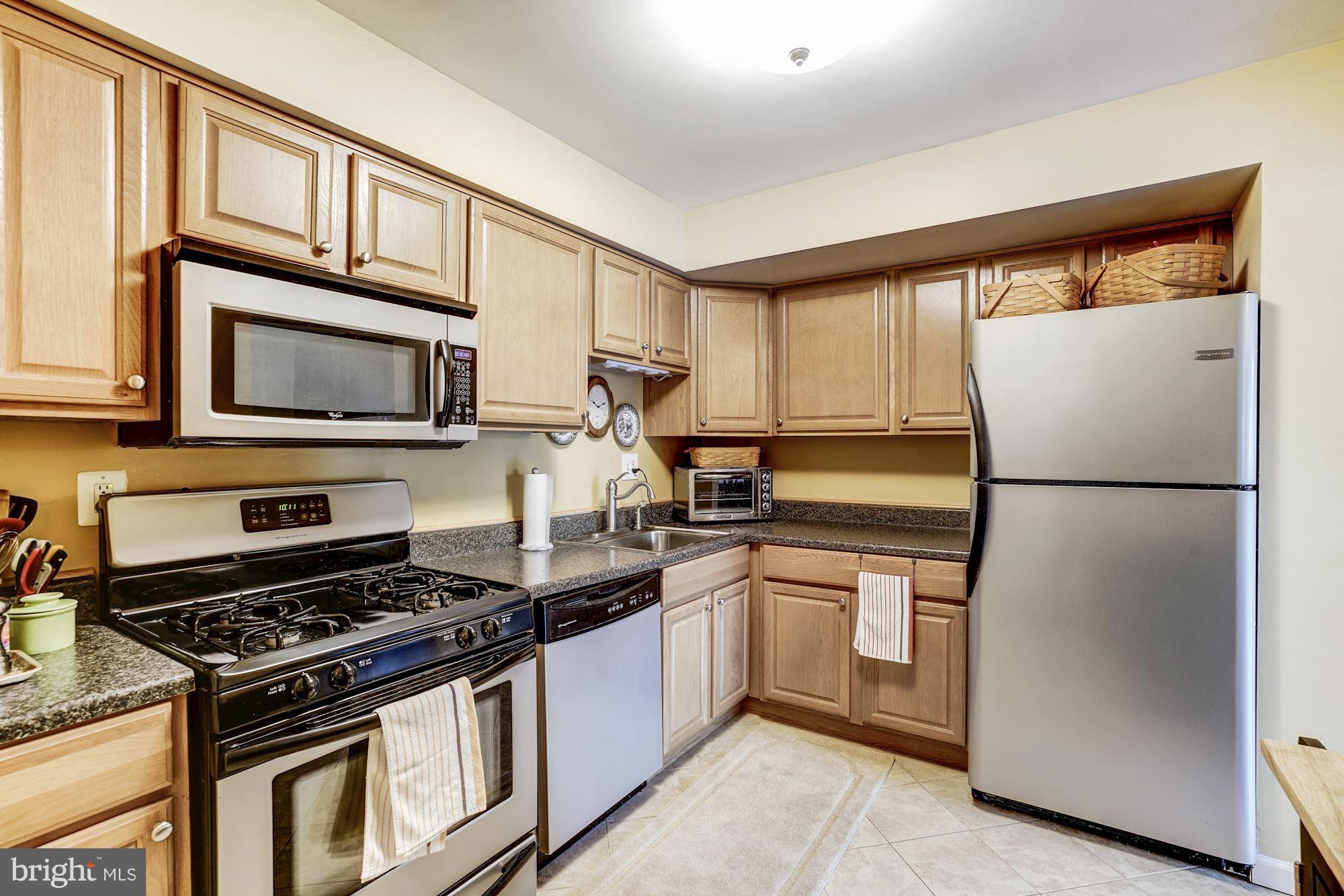 2404 Albot Road Reston, VA 20191 - Photo 9 of 30 Kitchen
