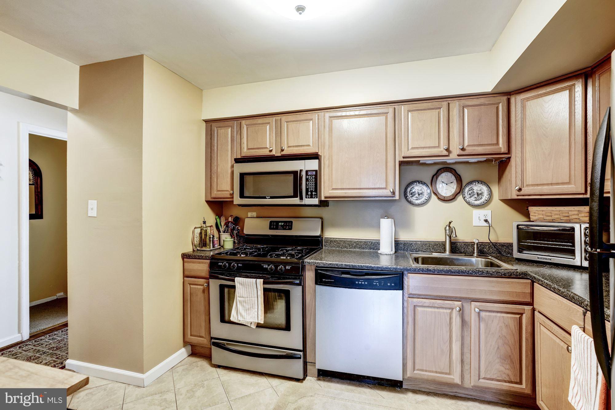 2404 Albot Road Reston, VA 20191 - Photo 10 of 30 Kitchen