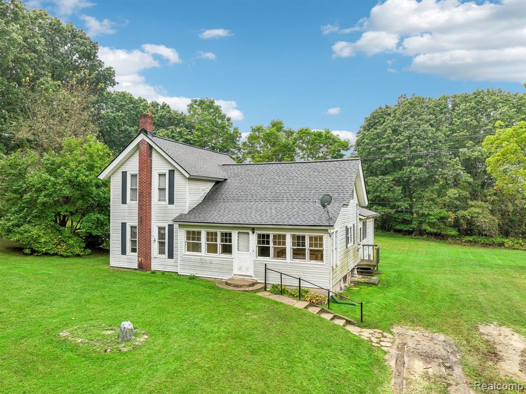 9551 Ellis Road Clarkston, MI 48348 - Photo 6 of 48