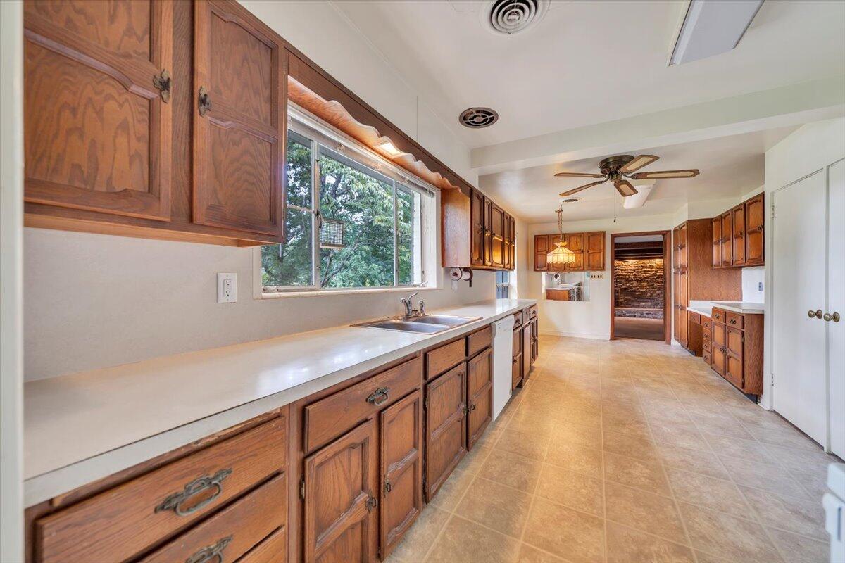 3990 Winding Way Road Southwest Roanoke, VA 24015 - Photo 13 of 69 13-MIB06256