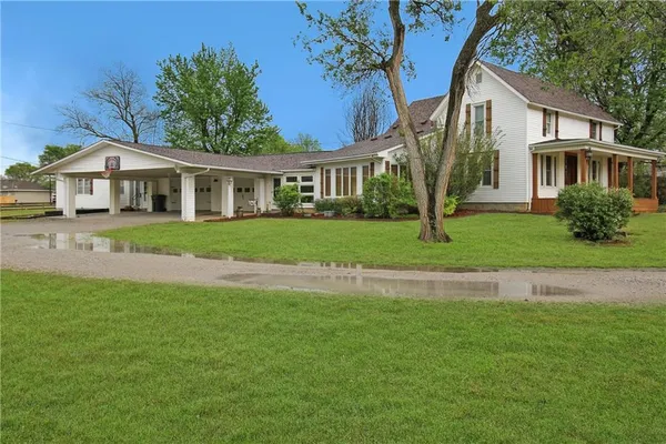 $249,900 | 1509 5th Street, Oswego, KS 67356