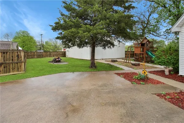 $249,900 | 1509 5th Street, Oswego, KS 67356