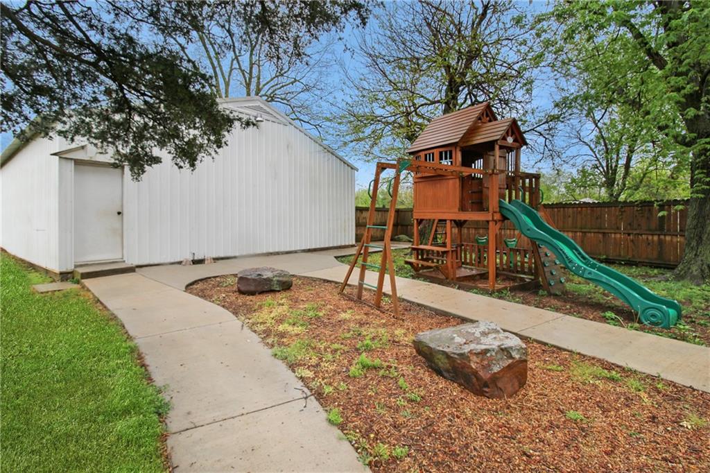 1509 5th Street Oswego, KS 67356 - Photo 31 of 49