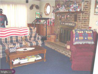 54 Bolton Road Hamilton, NJ 08610 - Photo 3 of 6