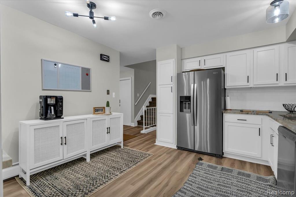 29994 Rambling Road Southfield, MI 48076 - Photo 14 of 44 Gallery Image 14