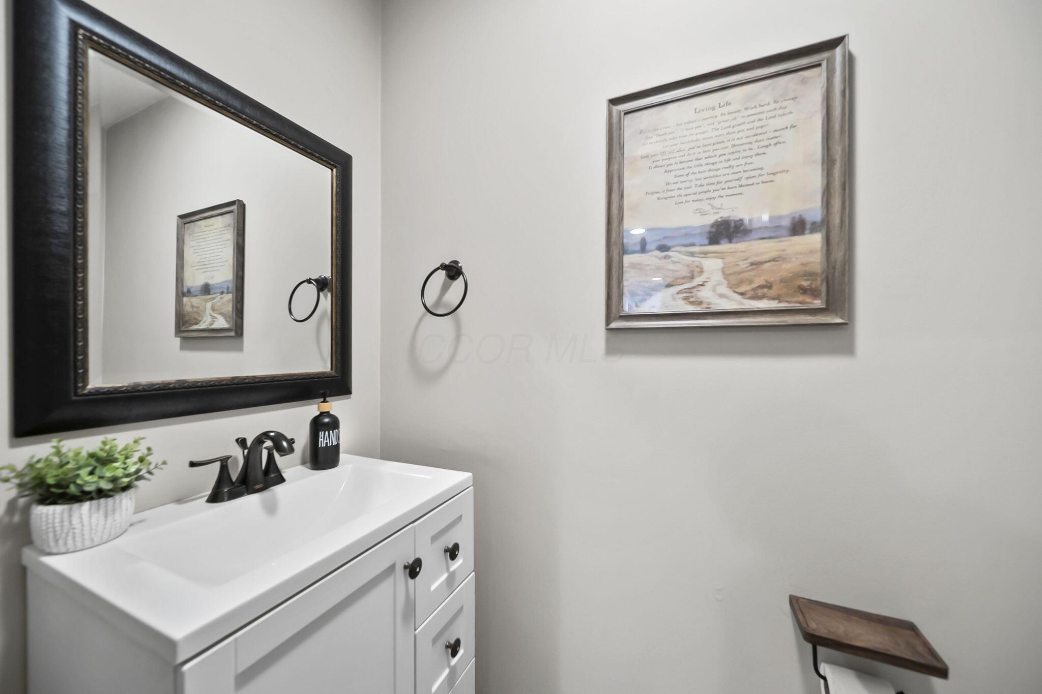 18 Hillgate Road Johnstown, OH 43031 - Photo 26 of 62 Entry Level Half Bath