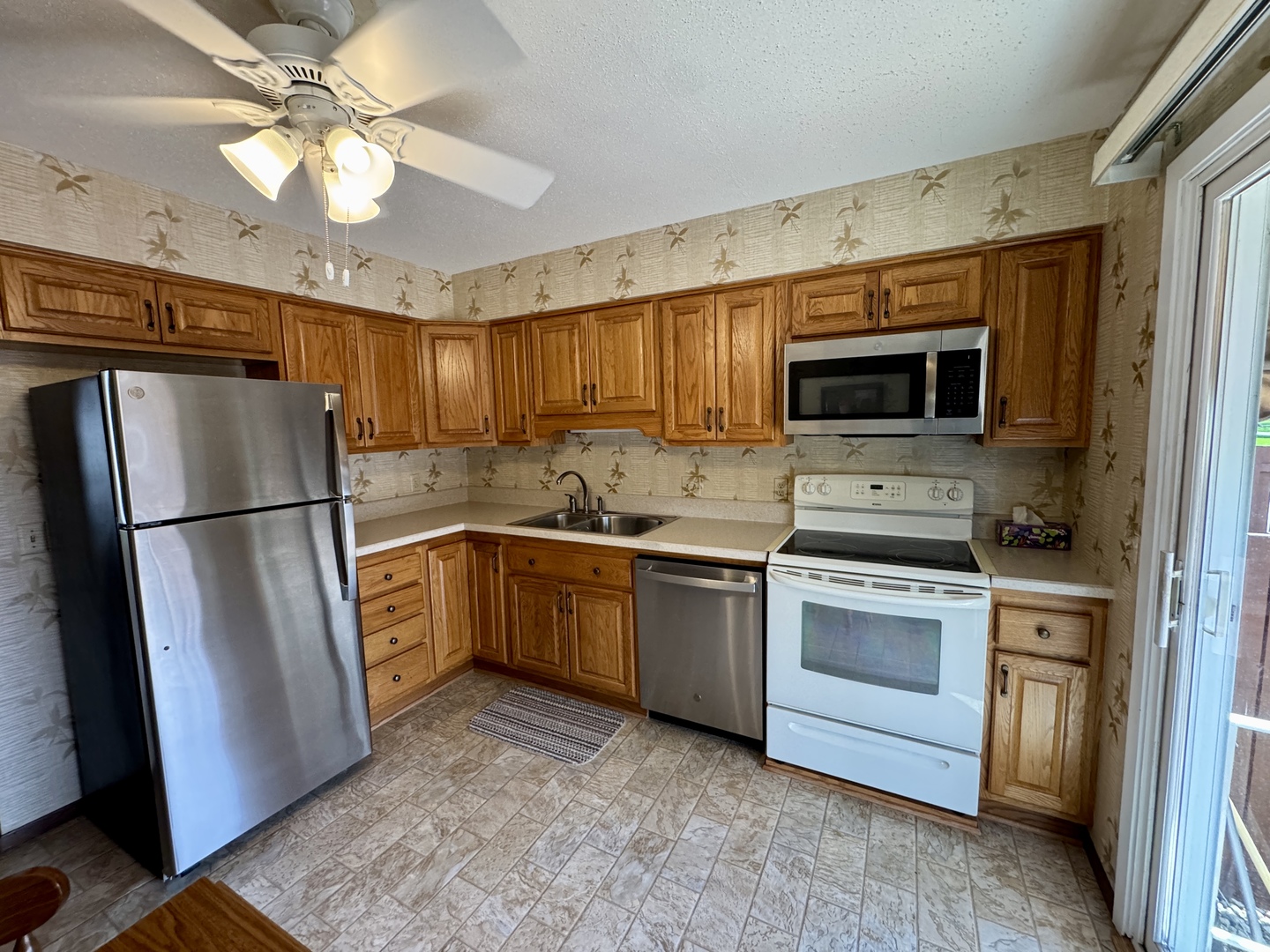 1004 Innsbruck Lane, Unit 1004 Princeton, IL 61356 - Photo 5 of 34