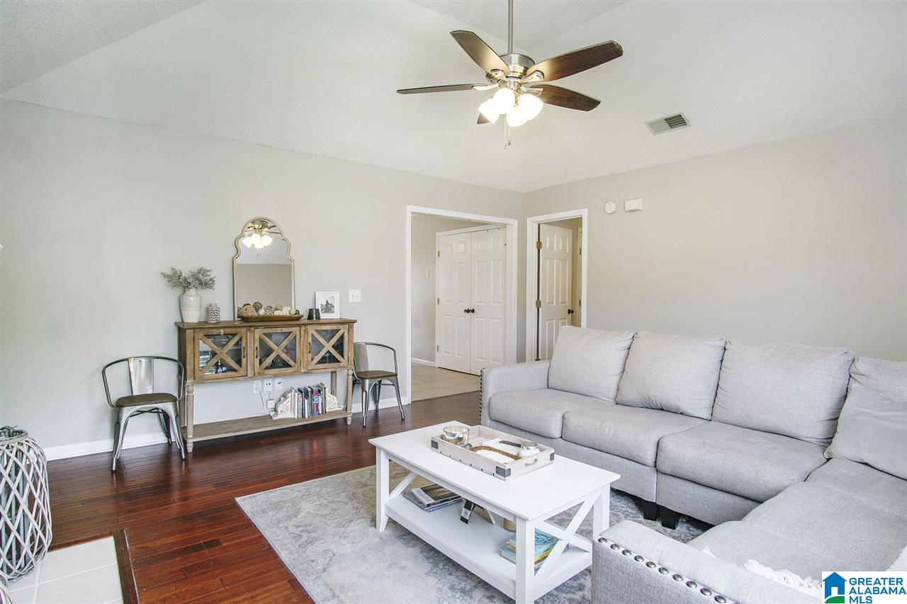 203 Stone Circle Pelham, AL 35124 - Photo 4 of 28