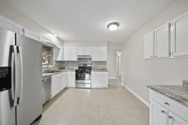 $260,000 | 2539 Dorvin Drive, Jackson, MI 49201